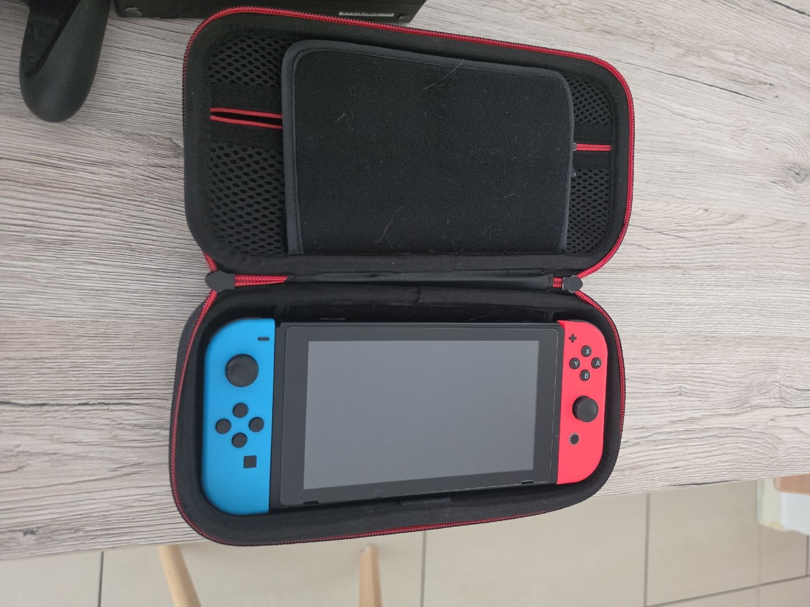 Nintendo Consoles: Nintendo Switch V2 Neon e Accessori – D'occasion à Bellinzona par Cuscio 1