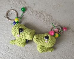 Set 2 Stück Amigurumi Schlüsselanhänger mit Krokodil