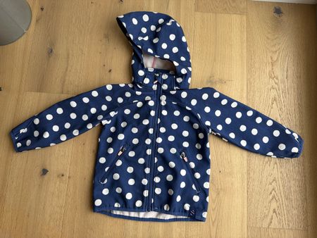Softshelljacke blau mit Punkten Grösse 104 guter Zustand