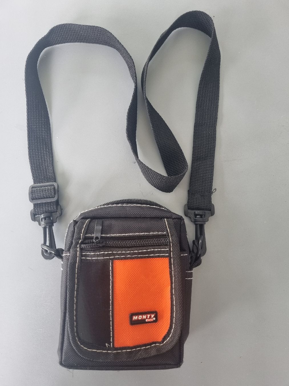 Sacs: Umhänge-Tasche – D'occasion à Adlikon b.Regensdf par attila63