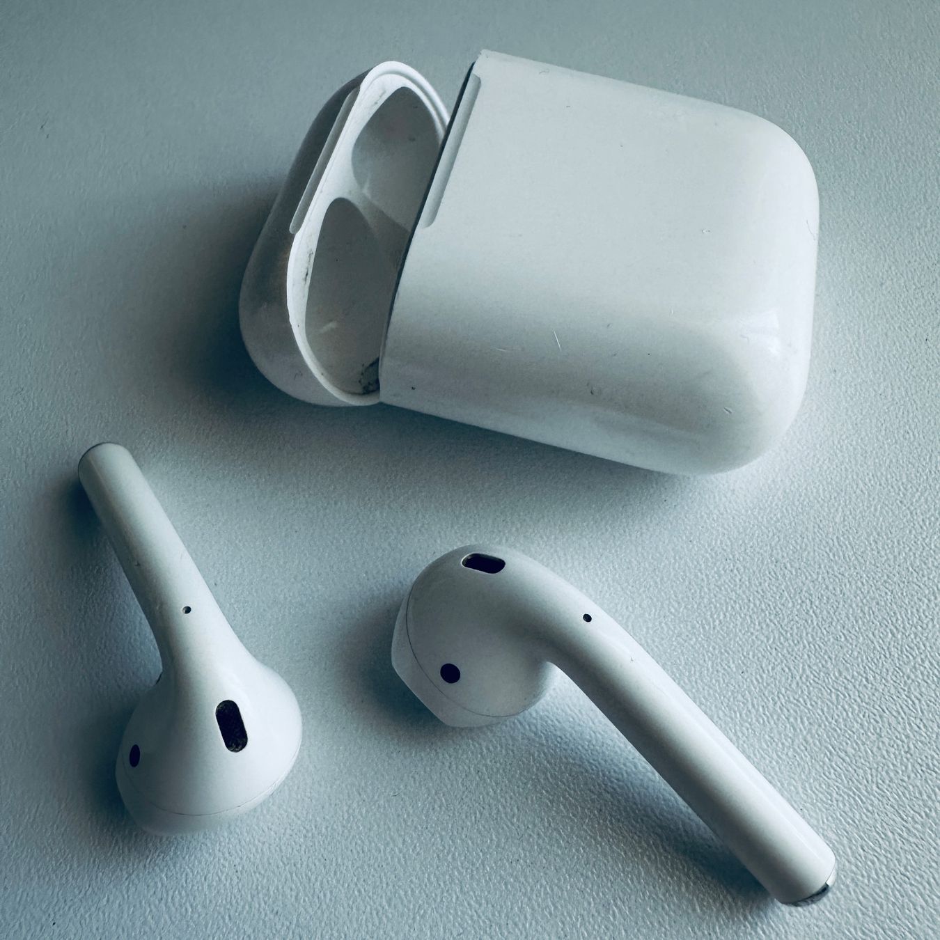 Apple Cuffie: Original Apple AirPods 2 Kopfhörer Wireless Lightning Kabel – Usato da Basel venduto da MY.AIRPODS.SHOP 1