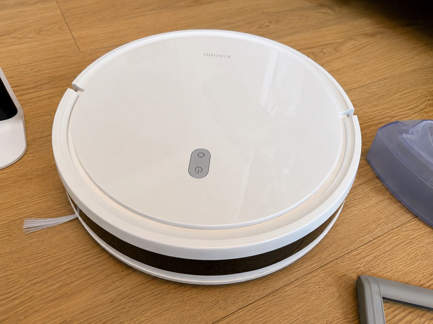 Xiaomi Aspirapolveri & Accessori: Xiaomi E10 Staubsauger Roboter mit Wischfunktion – Usato da Rothrist venduto da N.I.C.O.L.E 1