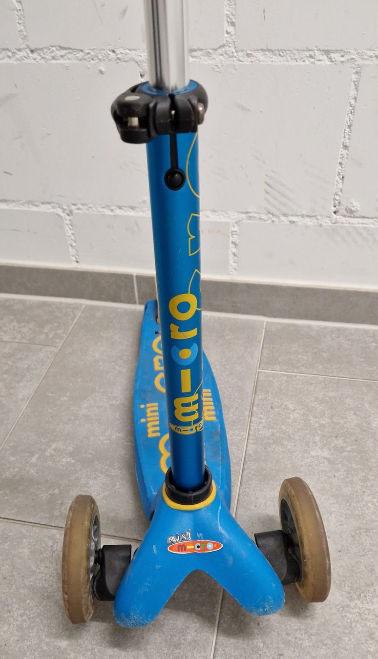 Micro Kickboard: Mini Micro Scooter, blau, gut erhaltener Zustand – Gebraucht aus Wettingen von brownie14 4