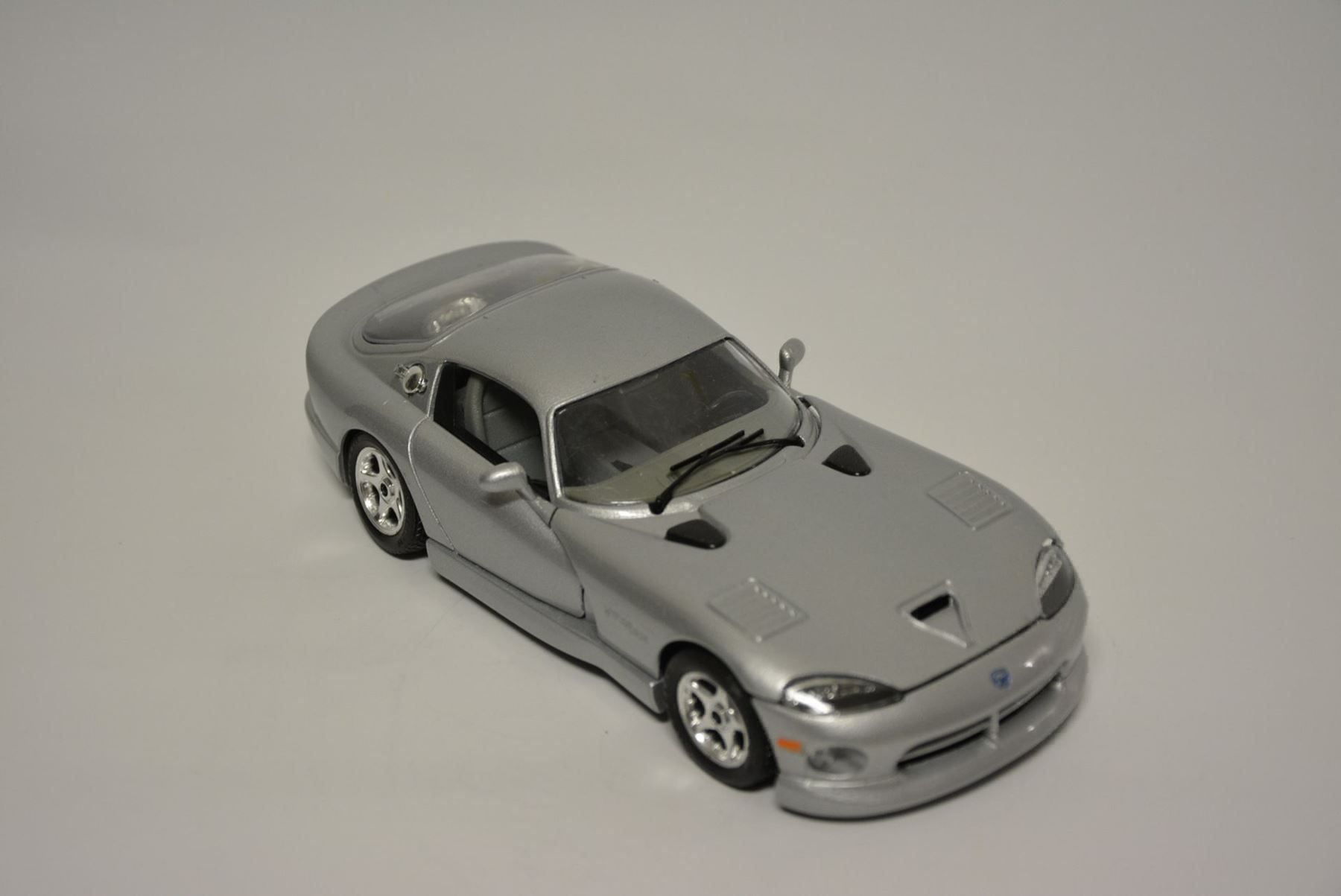 Bburago Modellini d'auto: Dodge Viper GTS , Bburago , 1:24 – Usato da Goldach venduto da Feivel9 4