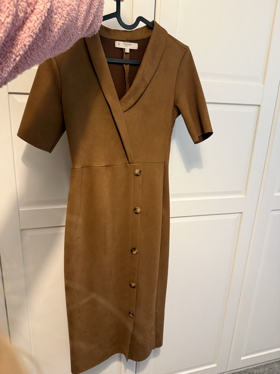 Vestiti: Midikleid Camel Wildleder-Optik, Knopfleiste – Usato da Zürich venduto da Rz328 3