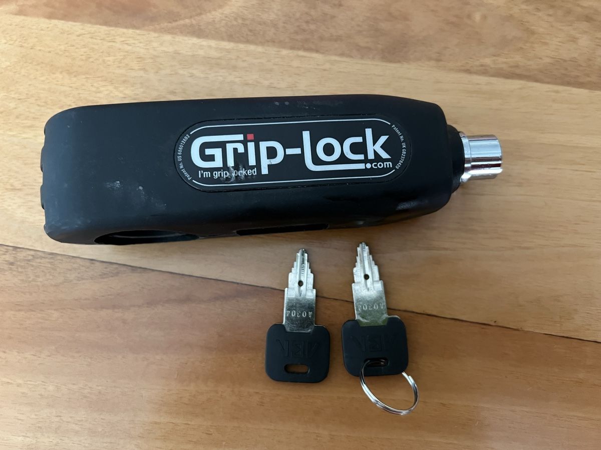 Lucchetti: Vespa Bremsenschloss Grip-Lock – Usato da Moosleerau venduto da Tami8