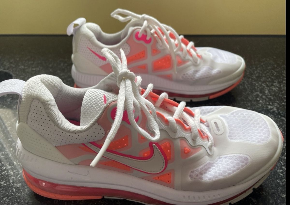 Nike Chaussures femmes: Nike 38,8 – D'occasion à Winterthur par EasyRS 2