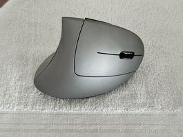 Ergonomische Funkmaus Silber mit USB Dongle