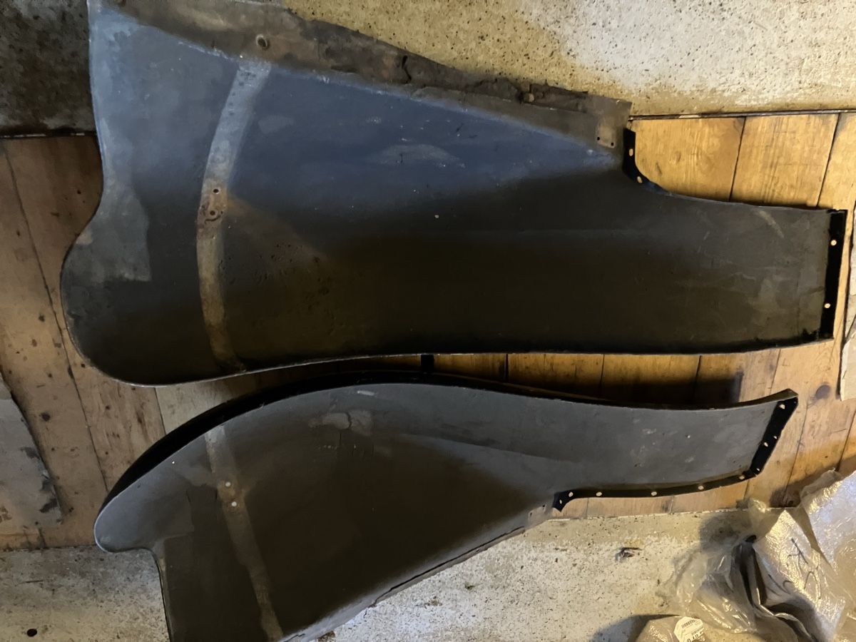 Tutti pezzi di ricambio auto: Ford A 1930 Kotflügel – Usato da Thunstetten venduto da BAAP 3