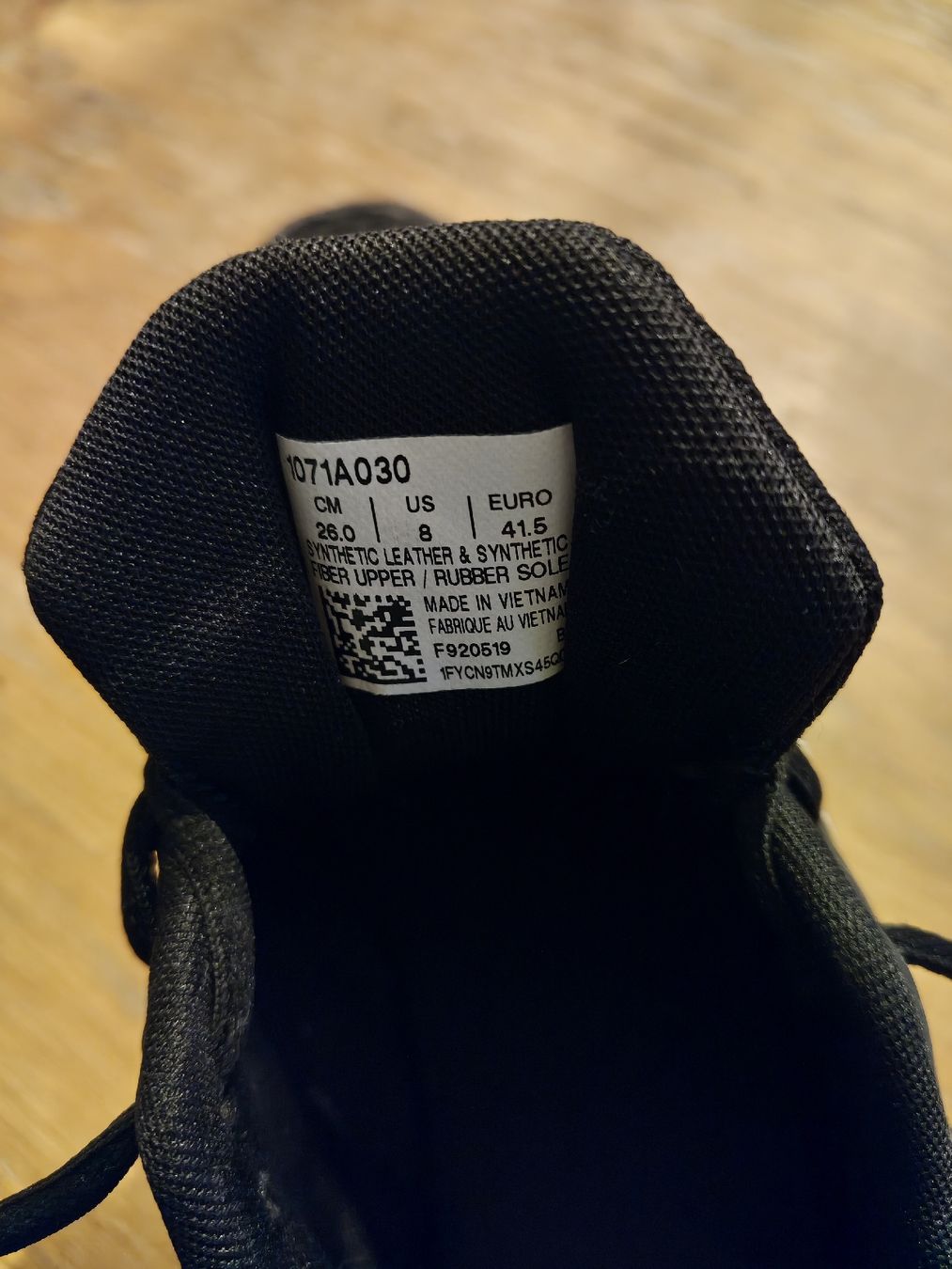 Asics Herrenschuhe: Asics Herren Hallenschuh gr. 41.5 – Gebraucht aus Weisslingen von jacksonmo 1