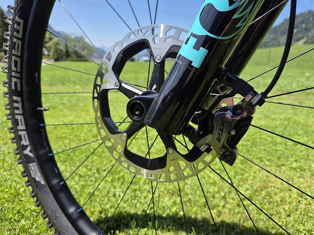 Specialized Velos: Specialized Enduro Custom, Top Bike – Gebraucht aus Gstaad von rha_2xfh 2