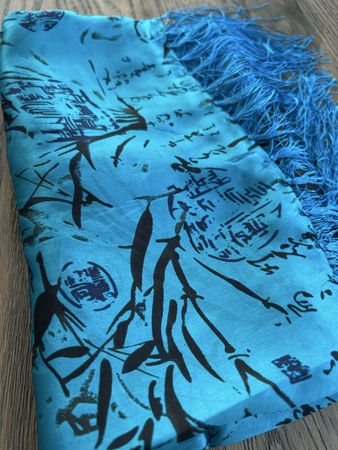 Seidenschal ( 100%) mit Chinesischer Kalligrafie