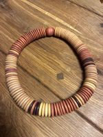 Halskette aus Holz, Modeschmuck
