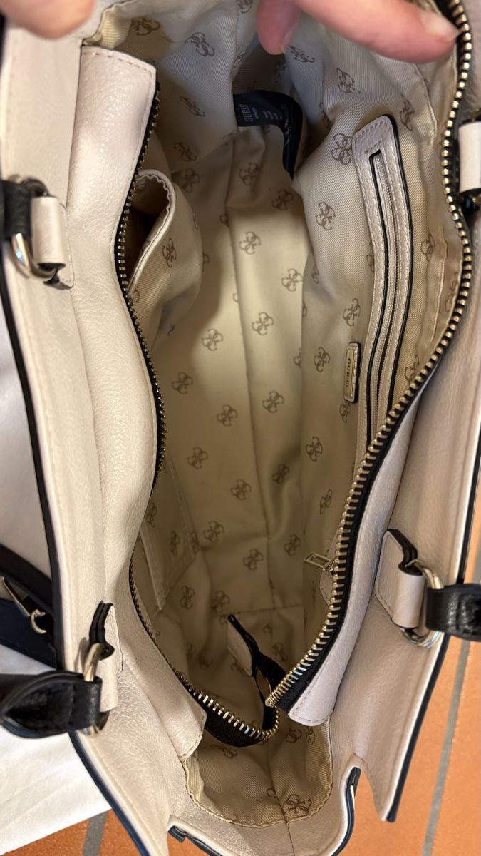 Guess Borse da donna: Guess Handtasche, wie neu! – Nuovo (secondo la descrizione) da Samedan venduto da Franzi15 2