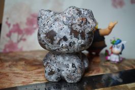 Yooperlite    Hello Kitty   70mm x 50 mm  UV Aktive