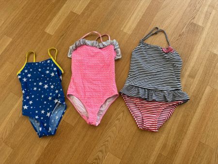 3 Mädchen Badekleider (122, 10J, 11-12J)