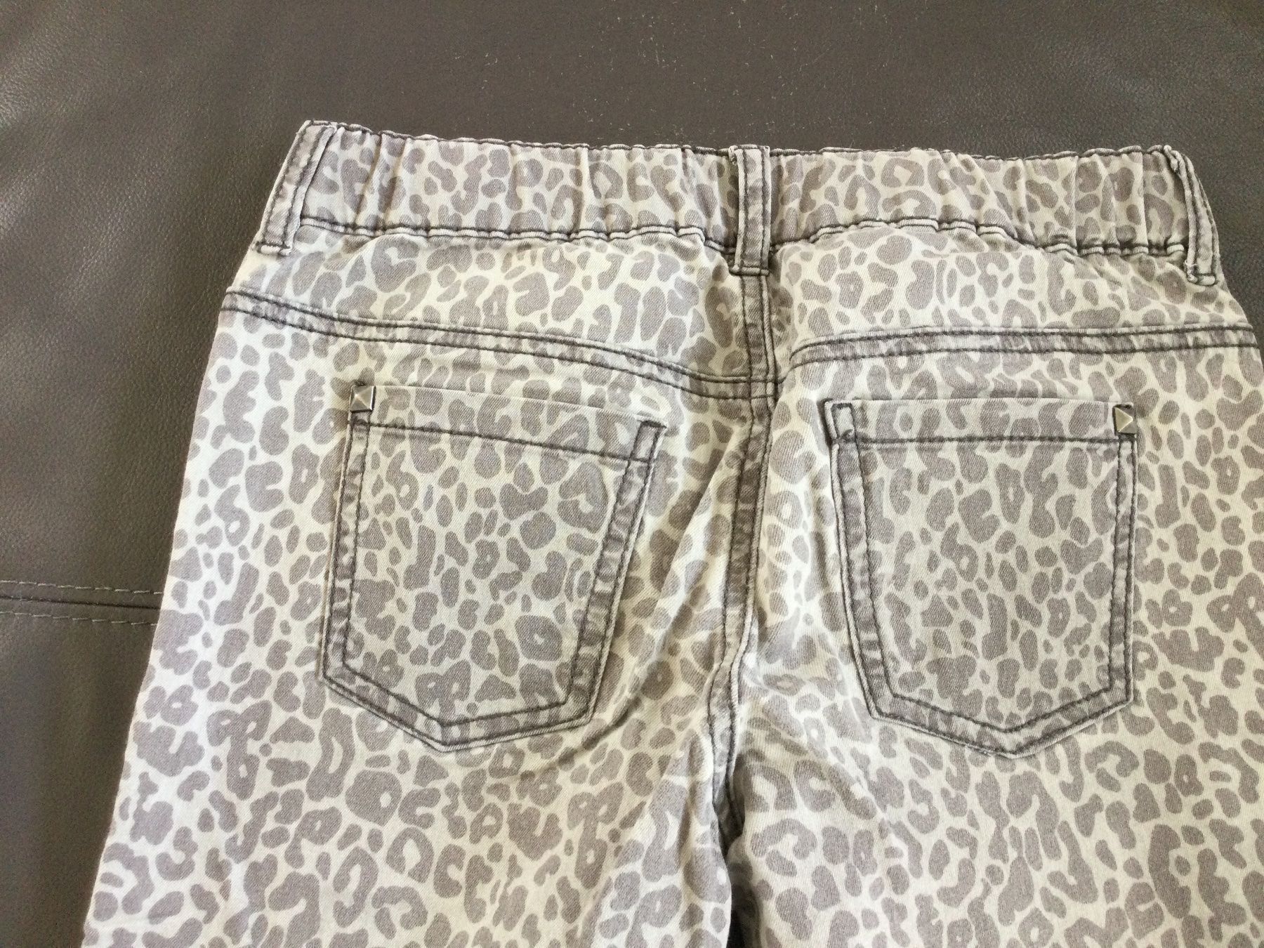 Benetton Pantaloni: Sommerhose Leopardmuster – Usato da Horw venduto da Benny017 2
