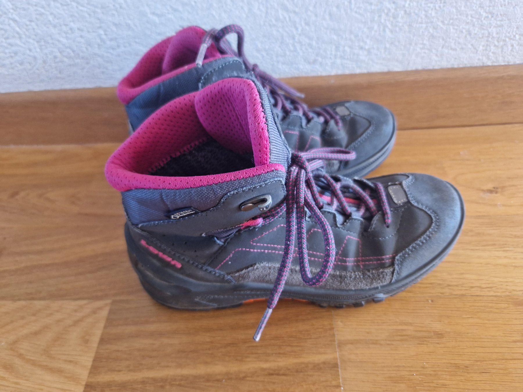 Lowa Scarpe per ragazze: LOWA Wanderschuhe Kinder Goretex, Grösse 34 – Usato da Buchs venduto da sonjaja 2