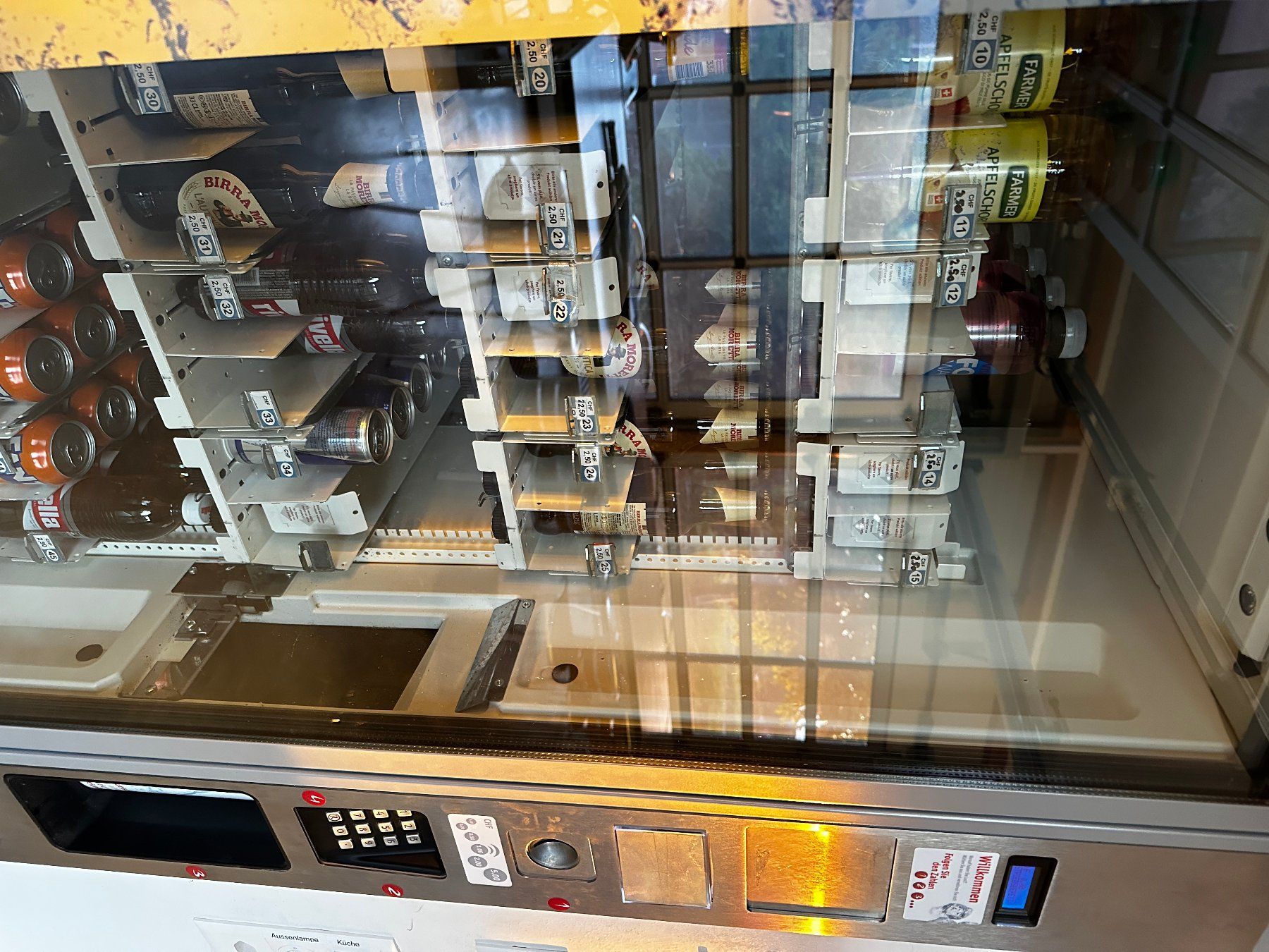 Selecta Altro per Gastronomia & Hotel: Selecta Getränkeautomat Robimat 75 – Usato da Kerzers venduto da mic_8pkc 1