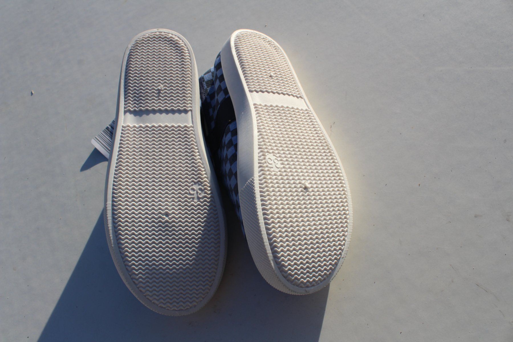Scarpe per ragazzi: Canvas Hausschuhe 35 – Nuovo e nell'imballaggio originale da Walliswil-Nbipp venduto da Speer516 1
