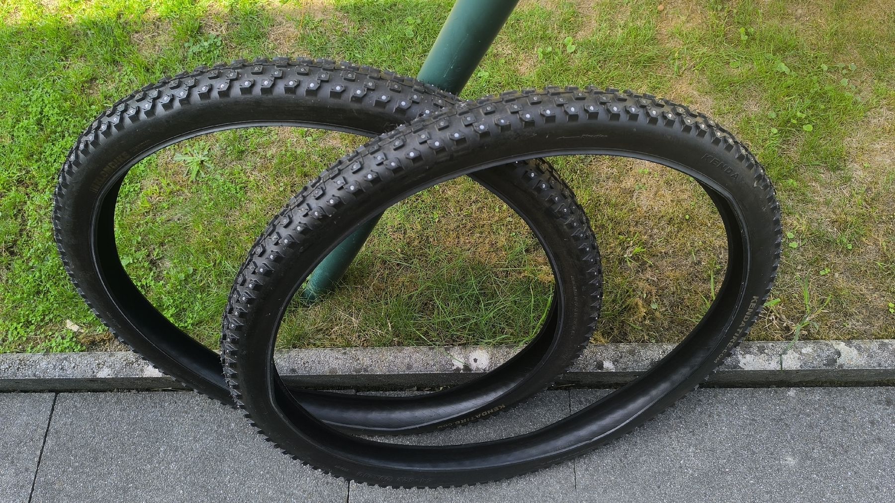 Ersatzteile: Velo Pneu Spike  – Gebraucht aus St.Erhard von himmelblau21
