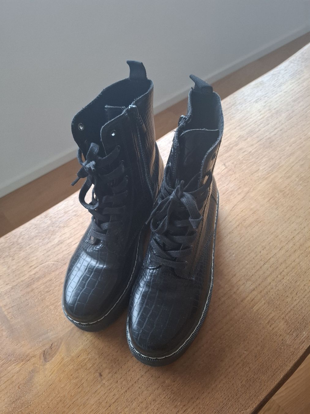 Mustang Scarpe da donna: Stiefel Damen Gr.41 – Nuovo (secondo la descrizione) da Wädenswil venduto da Moki12