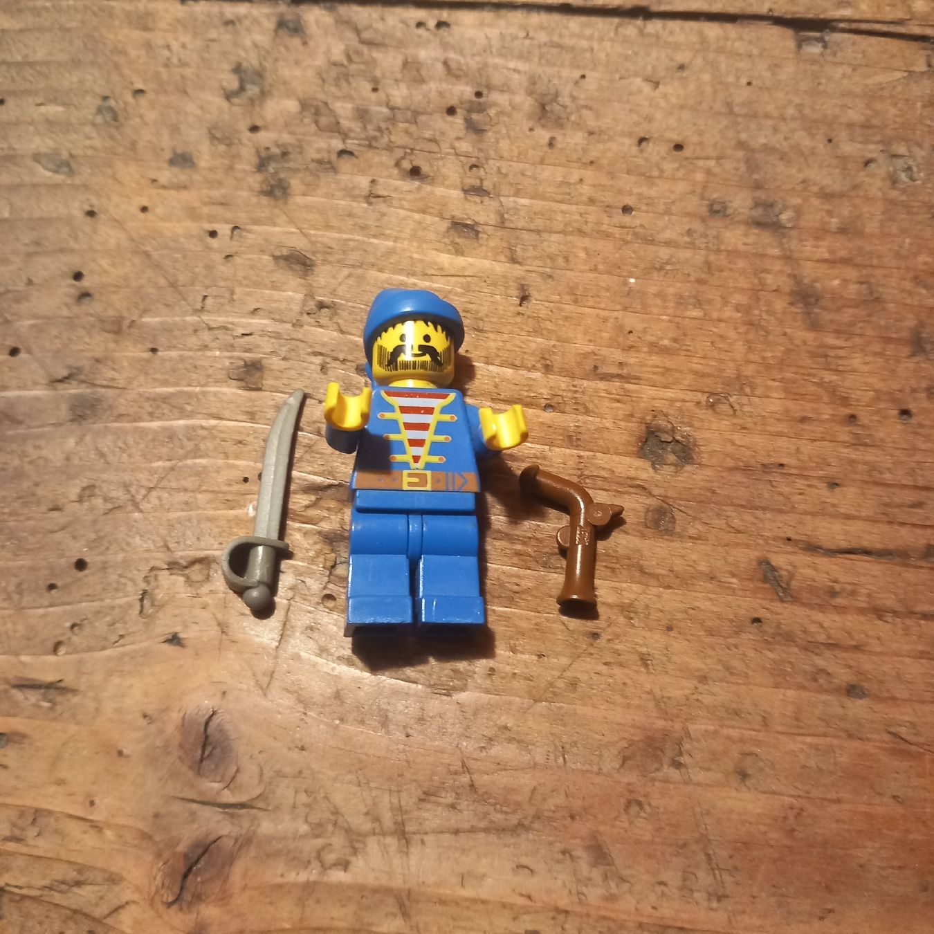 Lego Statuette: LEGO Pirat Figur mit Zubehör  – Usato da Ebnat-Kappel venduto da blazzi