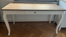 Schreibtisch