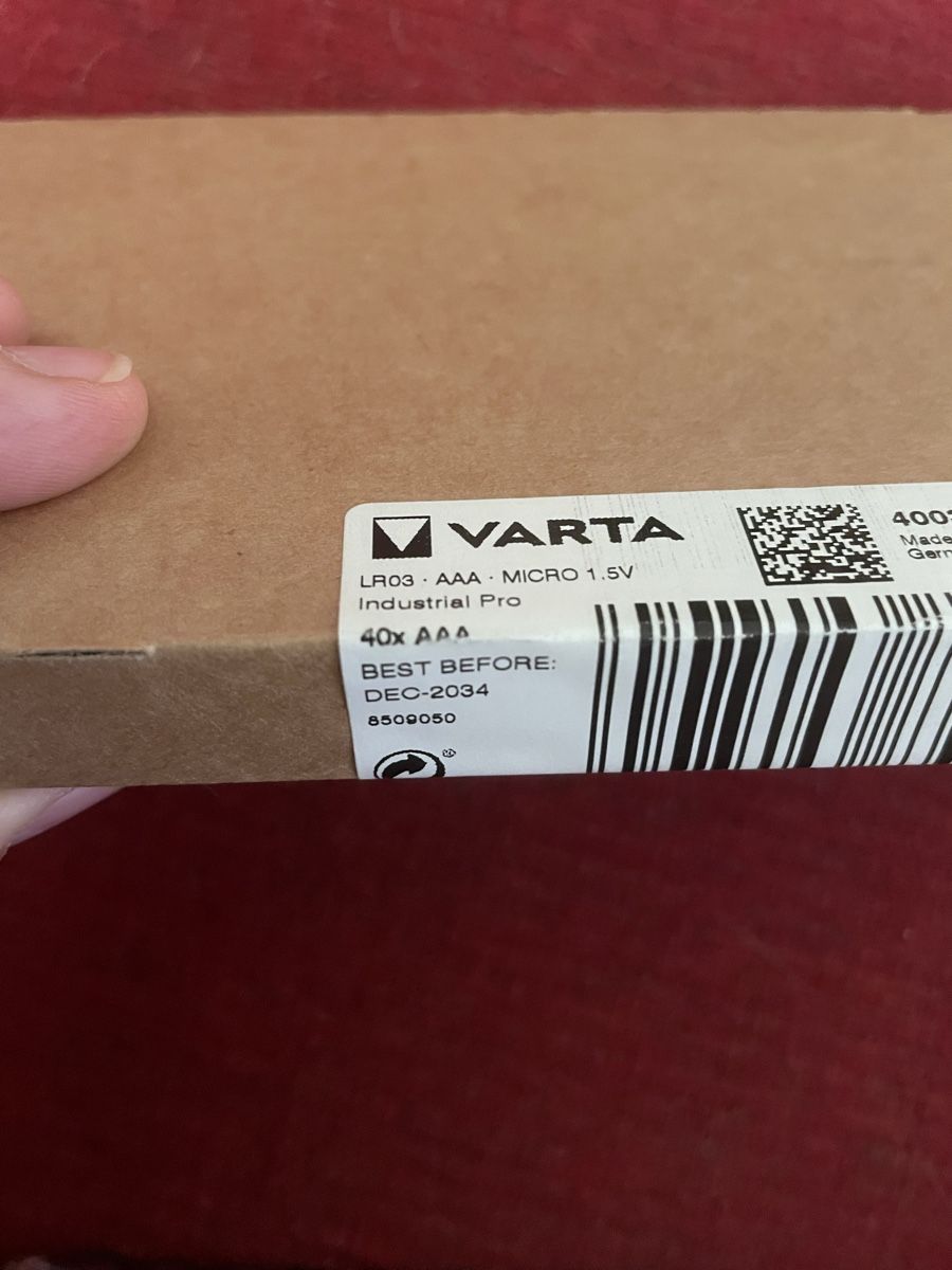 Varta Akkus & Batterien: Vatra Batterie AAA 50 Stück – Neu und originalverpackt aus Aarau Rohr von keedom 1