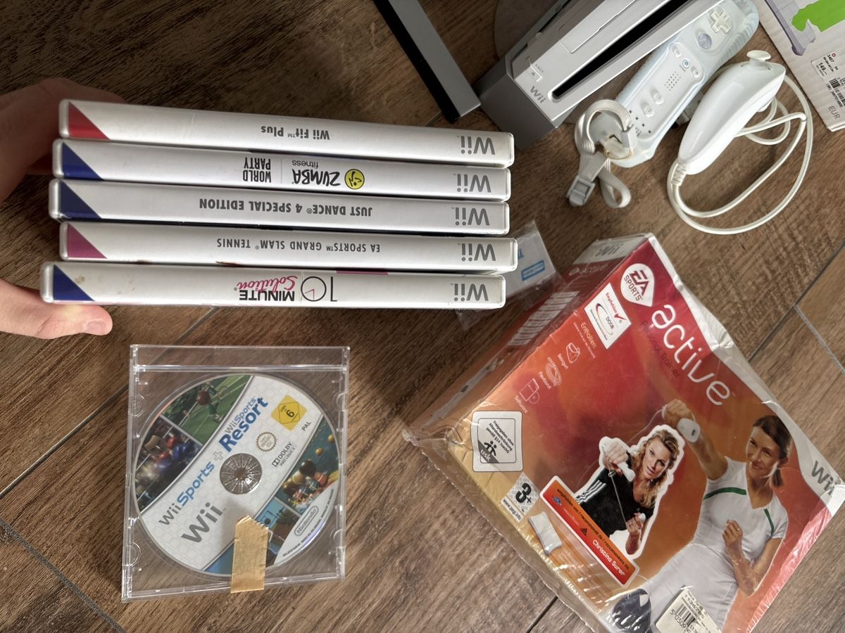 Nintendo Consoles: Grosses Nintendo Wii Fit Bundle – D'occasion à Wattwil par xxanitaxx_ 1
