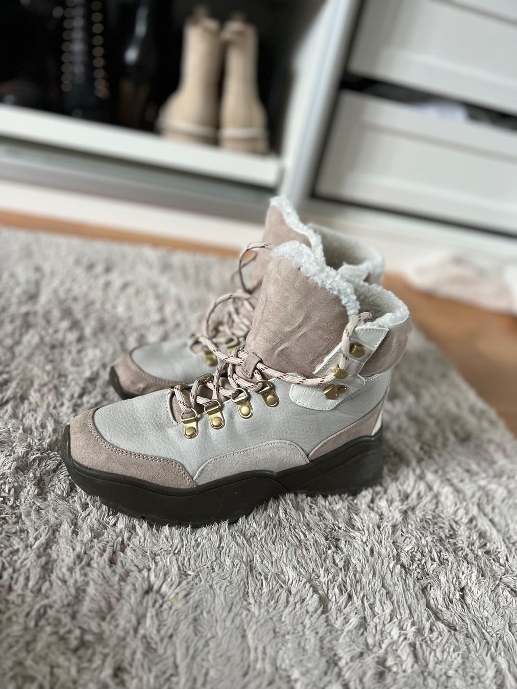 Scarpe da donna: Winter Boots für Damen – Usato da Sattel venduto da Zlata1