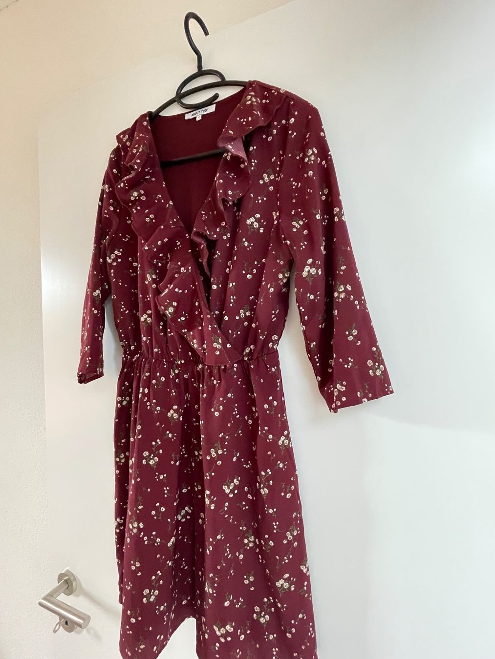 Kleider: Sommerkleid dunkelrot, Grösse 34 – Gebraucht aus Nidau von sve_2thh 1