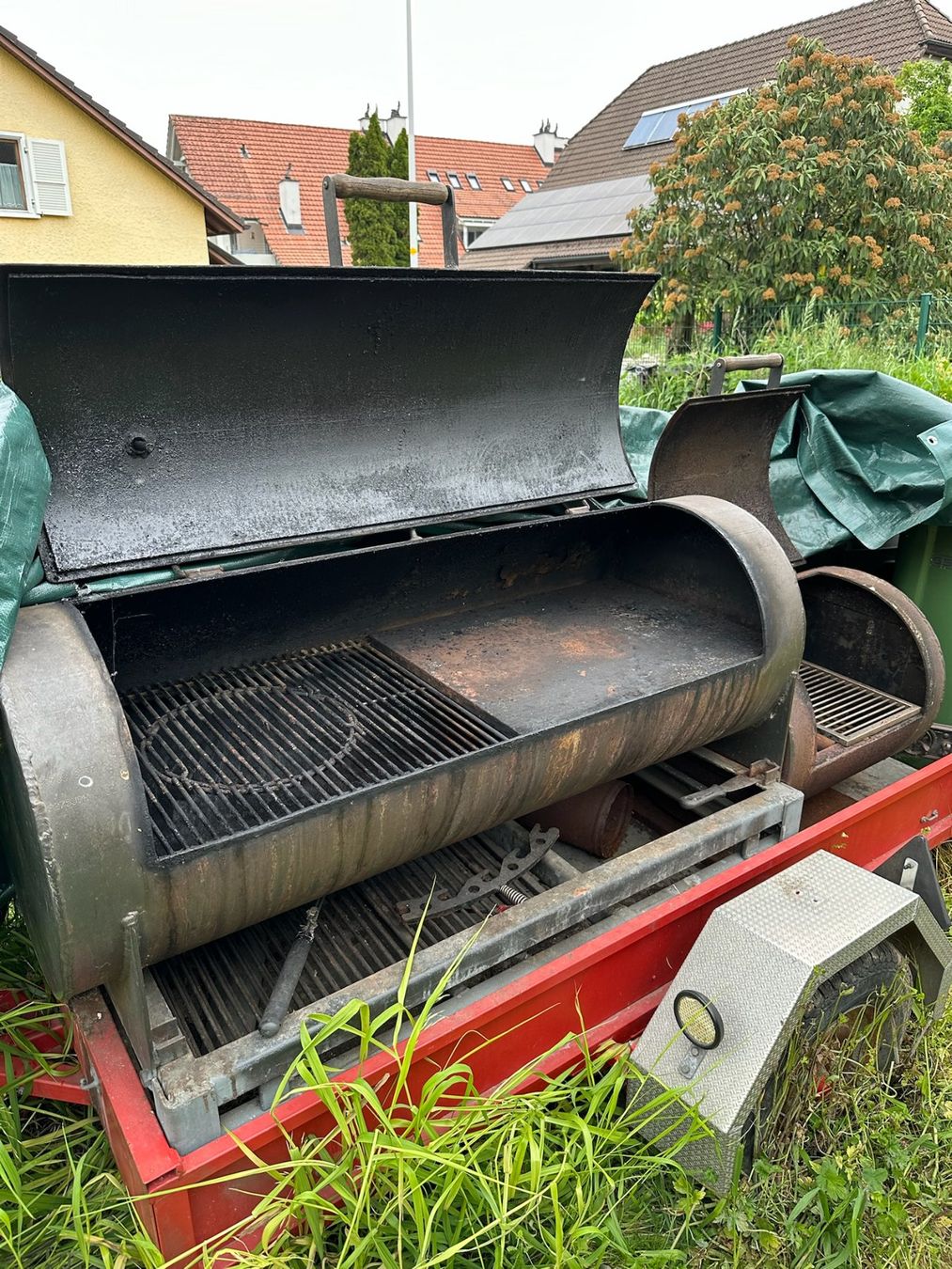 Griglie: Grosser Custom BBQ Offset Smoker Anhänger – Usato da Mumpf venduto da Aussipeter 1