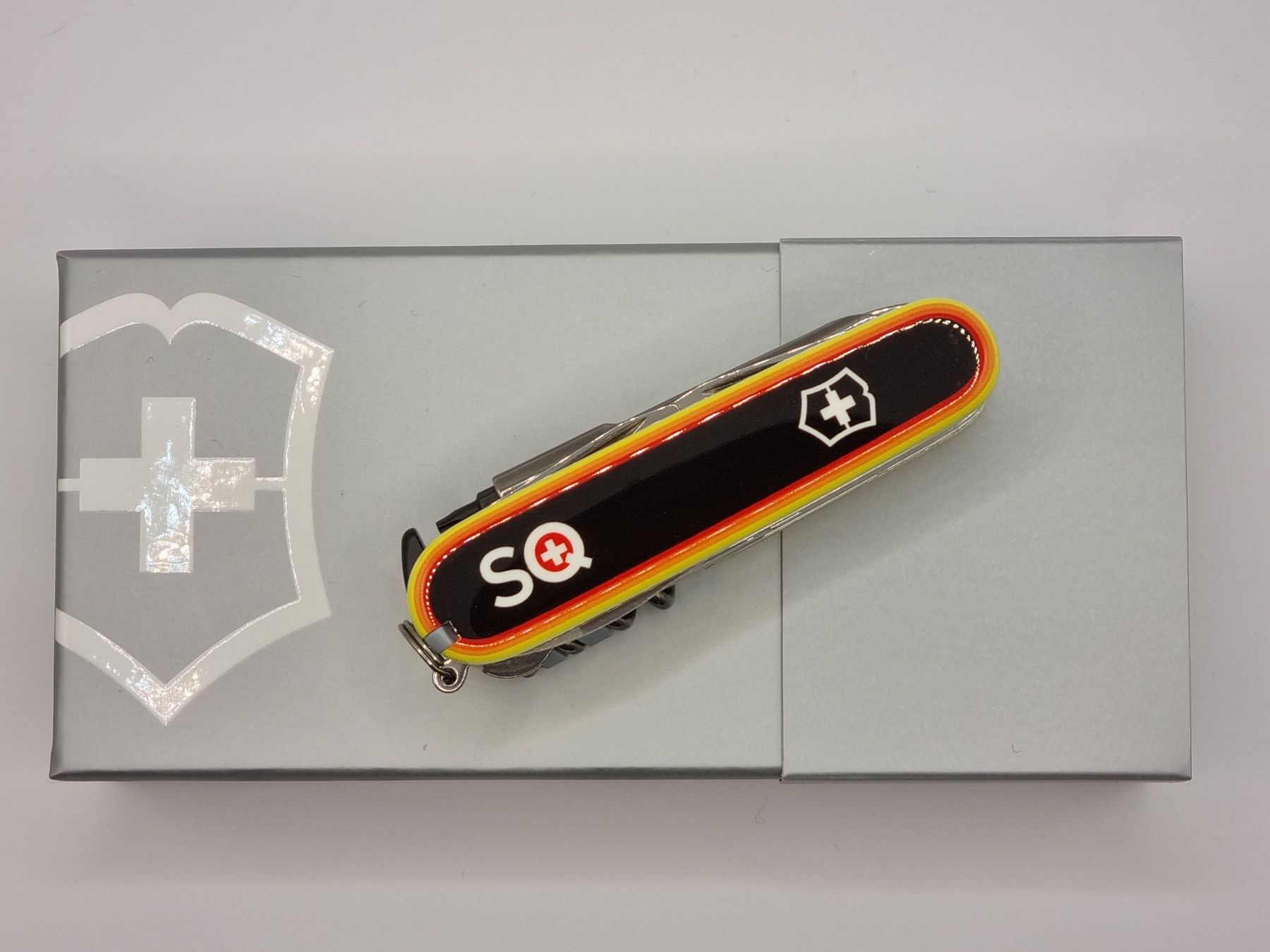 Victorinox Taschenmesser: Victorinox SQ Cybertool Sunset Design – Neu und originalverpackt aus Agno von  9