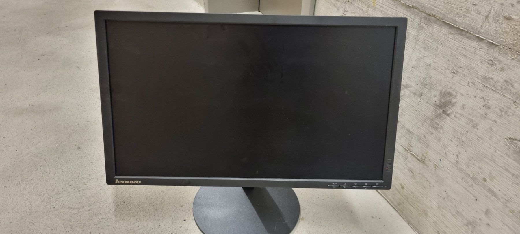 Lenovo Monitor: Lenova Monitor – Usato da Zürich venduto da emi_rp8k