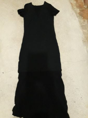 Schwarzes Kleid