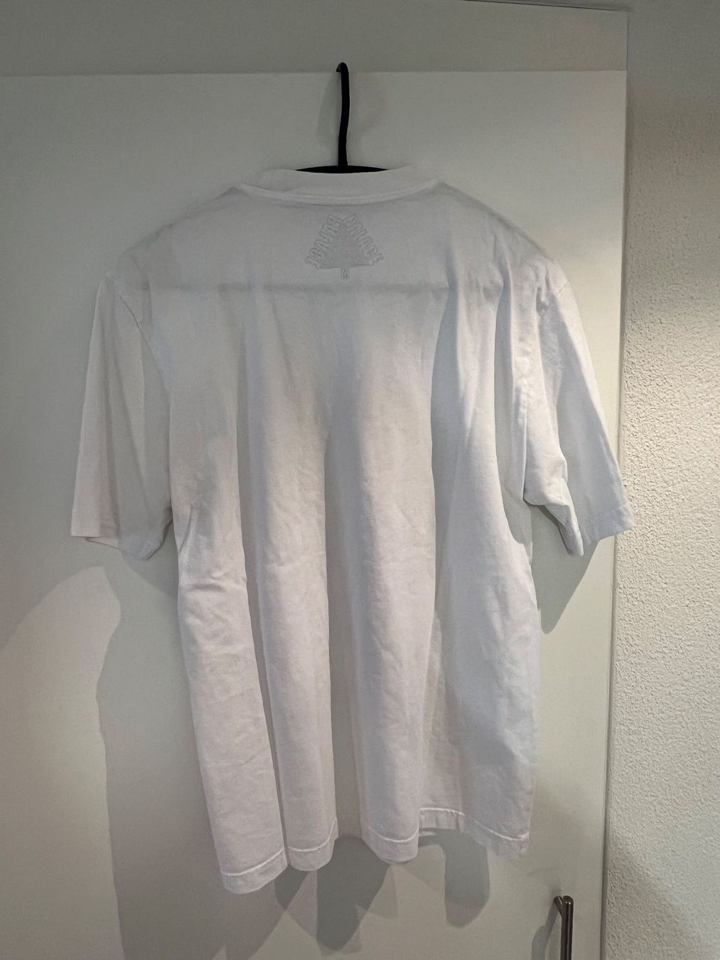 Palace T-Shirts: Weisses Palace T-Shirt – Gebraucht aus Dielsdorf von Anthony111 1