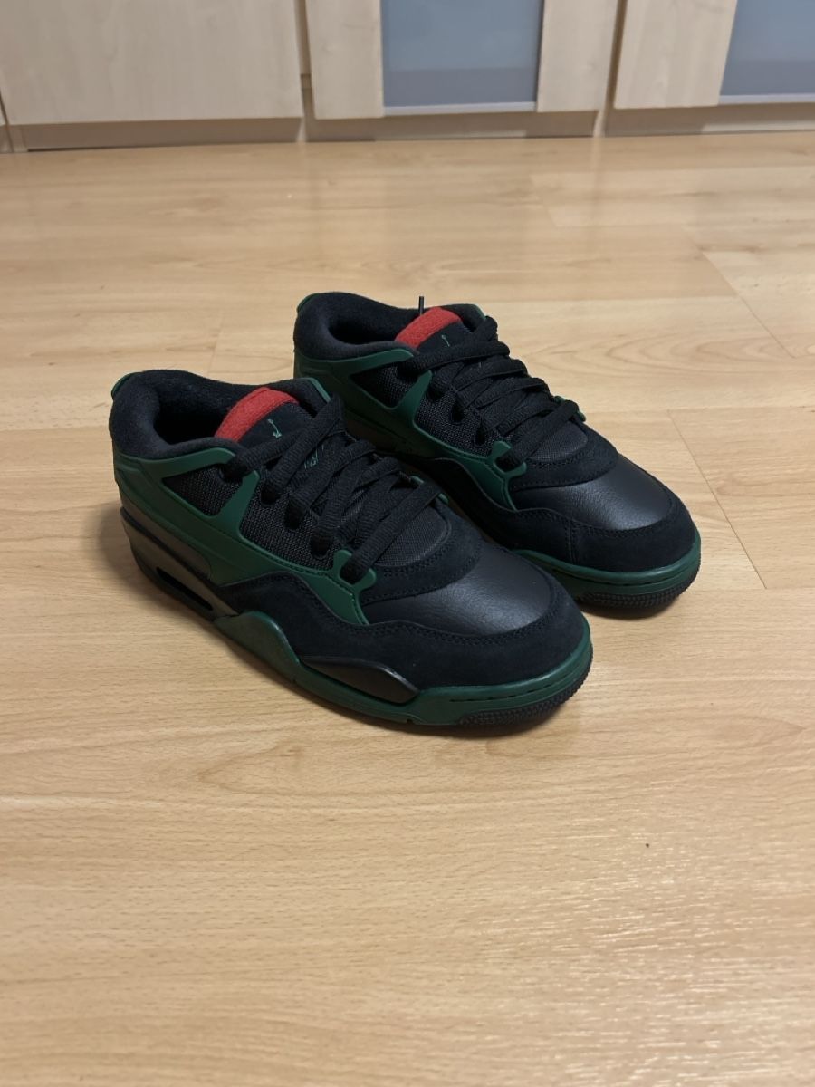 Nike Scarpe da uomo: Nike Air Jordan 4 RM Taille 40 – Nuovo (secondo la descrizione) da la chaux-de-fonds venduto da swann88