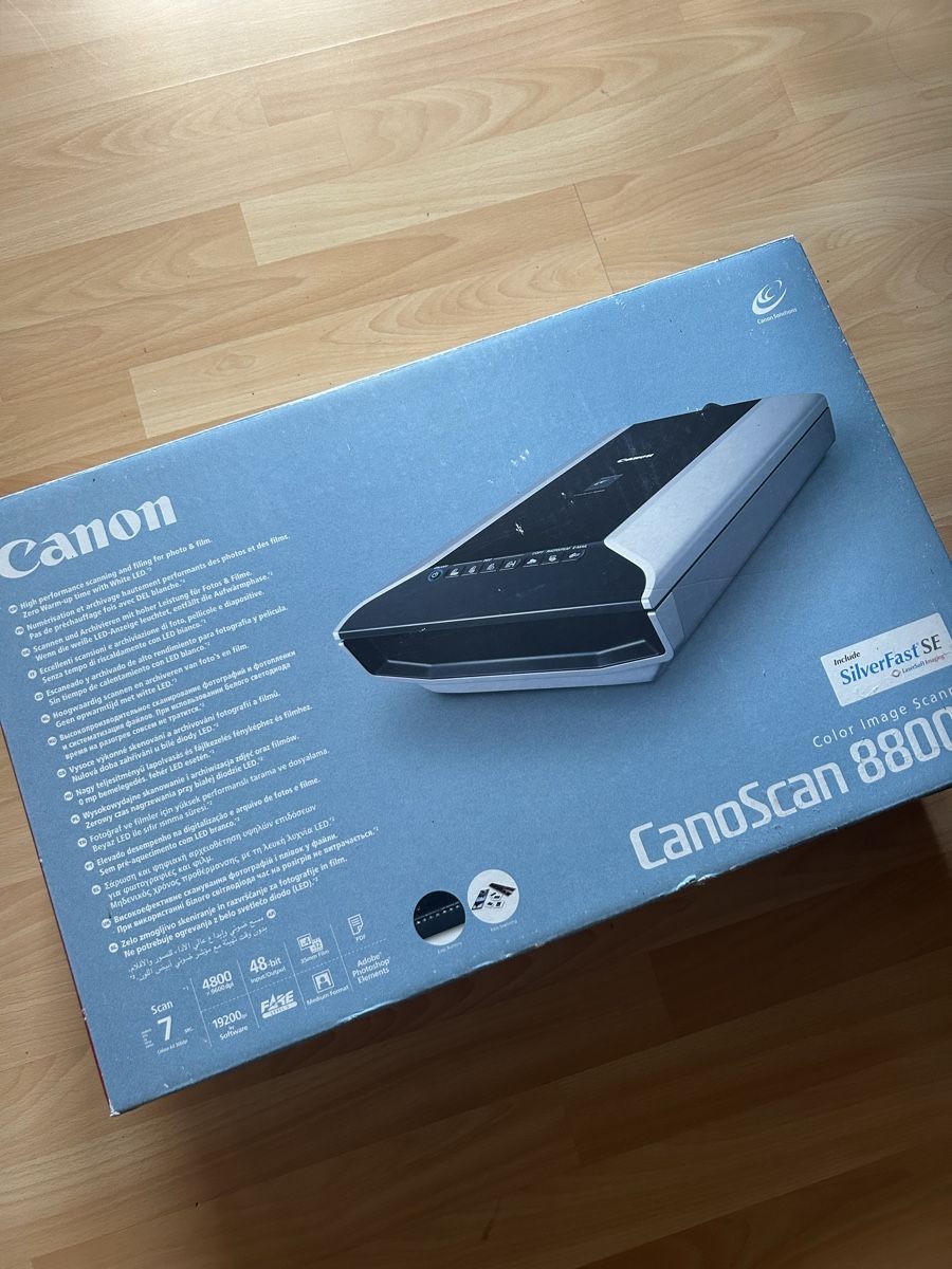 Scanner CANON CANOSCAN 8800F.Année 2009.Proche du neuf/comme neuf