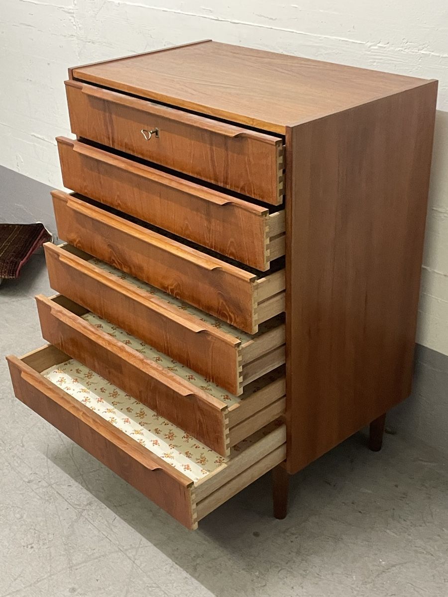 Cassettiere: Vintage kommode/sideboard mit 6 schubladen & 1 schlüssel – Usato da Zürich venduto da Vintage-1993 6