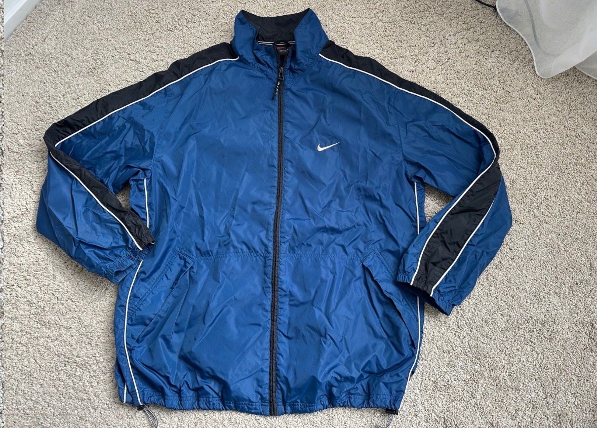 Nike Giacche: Nike Trainingsjacke/Windjacke, Grösse L – Usato da Basel venduto da olo..ir 1