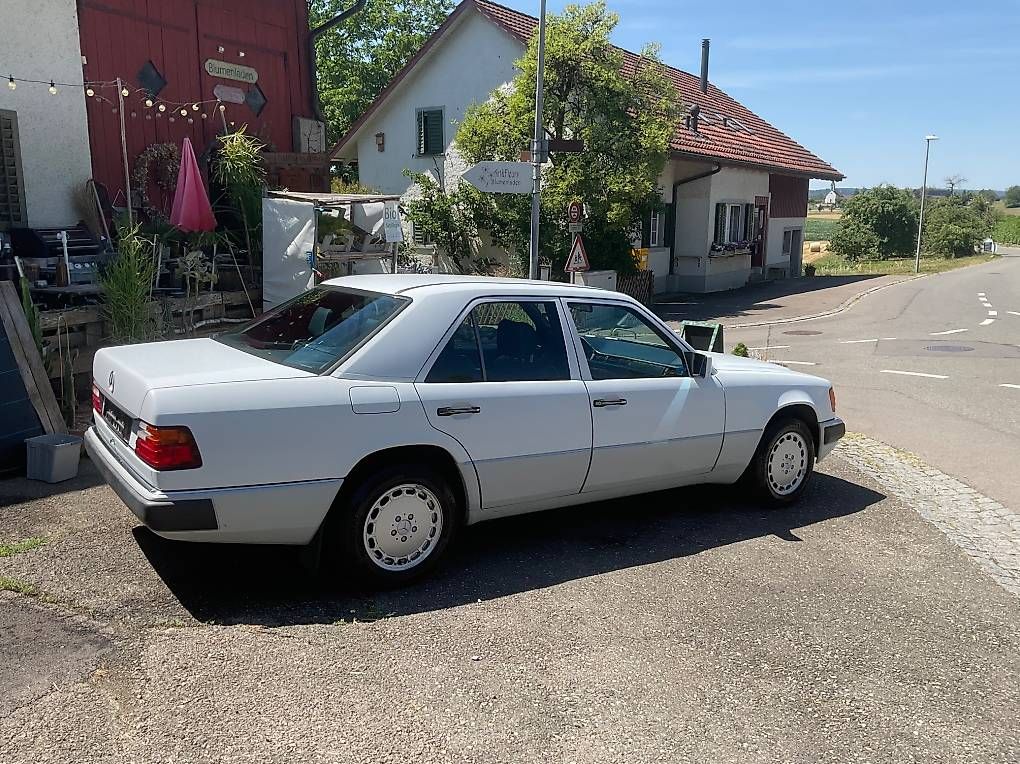 Autos: MercedesBenz 300E 4MATIC – D'occasion à Berg (Dägerlen) par enr_kzb7 1