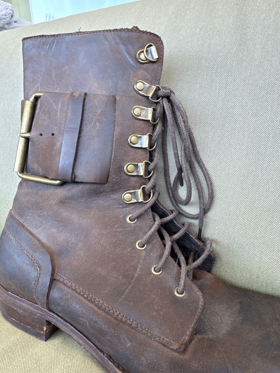 Scarpe da uomo: Brown Leather Lace Up Boots, Buckle Accent, Size 39 – Nuovo (secondo la descrizione) da Berneck venduto da E_ZLK 1