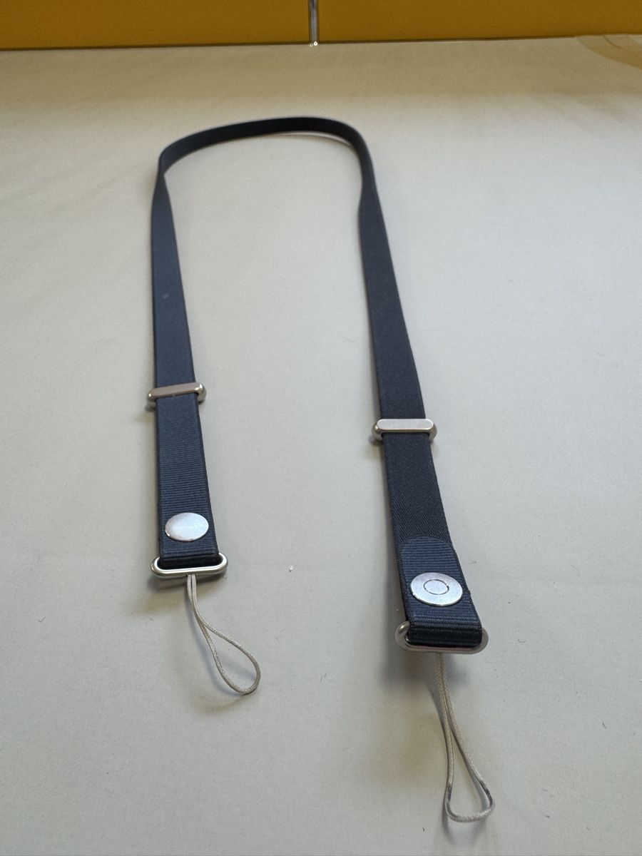 Attrezzatura da arrampicata: Apple crossbody strap – Usato da Wettingen venduto da daysuna 1