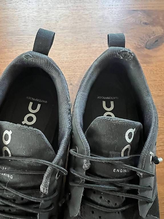 On Scarpe da uomo: On Cloud Waterproof wasserdichte Sneakers Grösse 41 – Usato da Arlesheim venduto da SKA_4144 2
