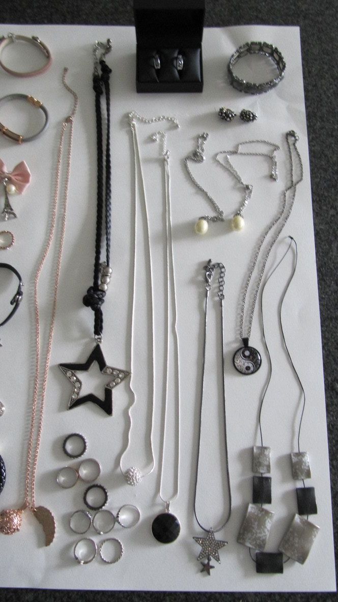Autres bijoux: Damen Mode Schmuck Konvolut – D'occasion à Brunnen par Kiwiland1 2