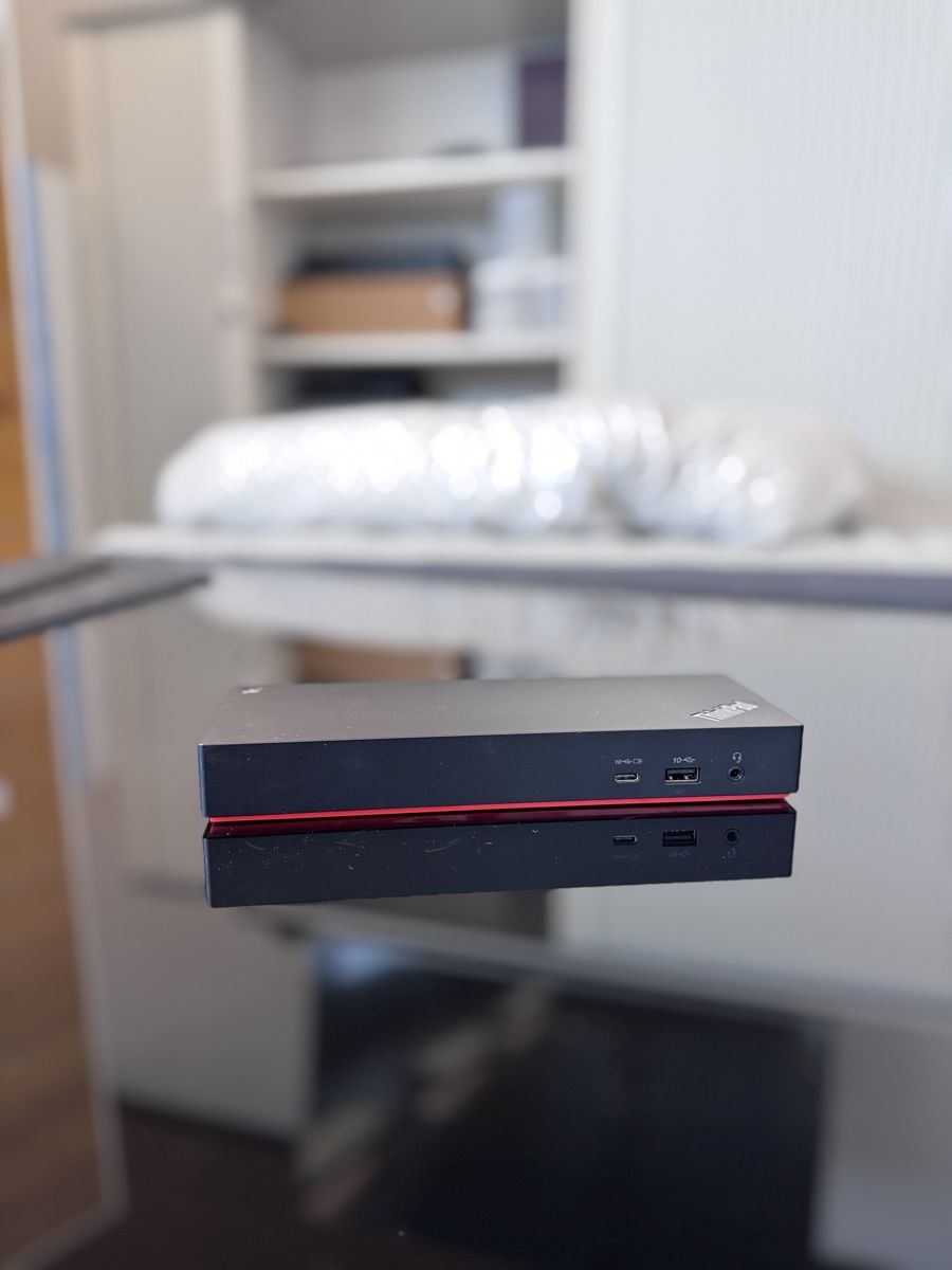 Lenovo Docking station: Lenovo Thinkpad Thunderbolt 4 (Preis pro Stück) – Nuovo (secondo la descrizione) da Rothenburg venduto da Edi13 1