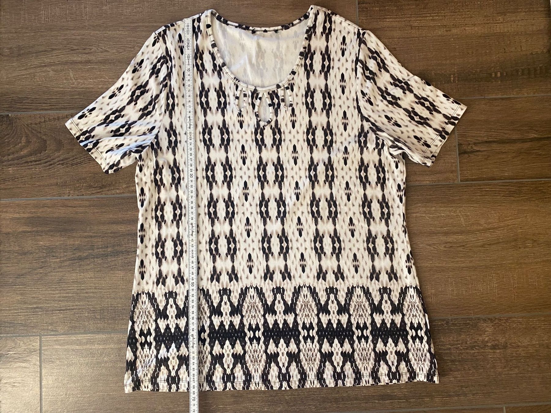 T-Shirts: T-Shirt mit Muster braun / weiss Gr. 44 – Gebraucht aus Pratteln von a23_j2gs 4