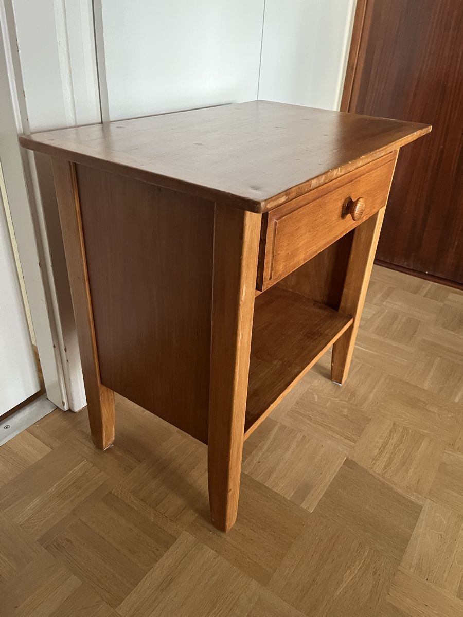 Nachttische: Table de chevet en bois – Gebraucht aus Genève von bou_lxz6 2