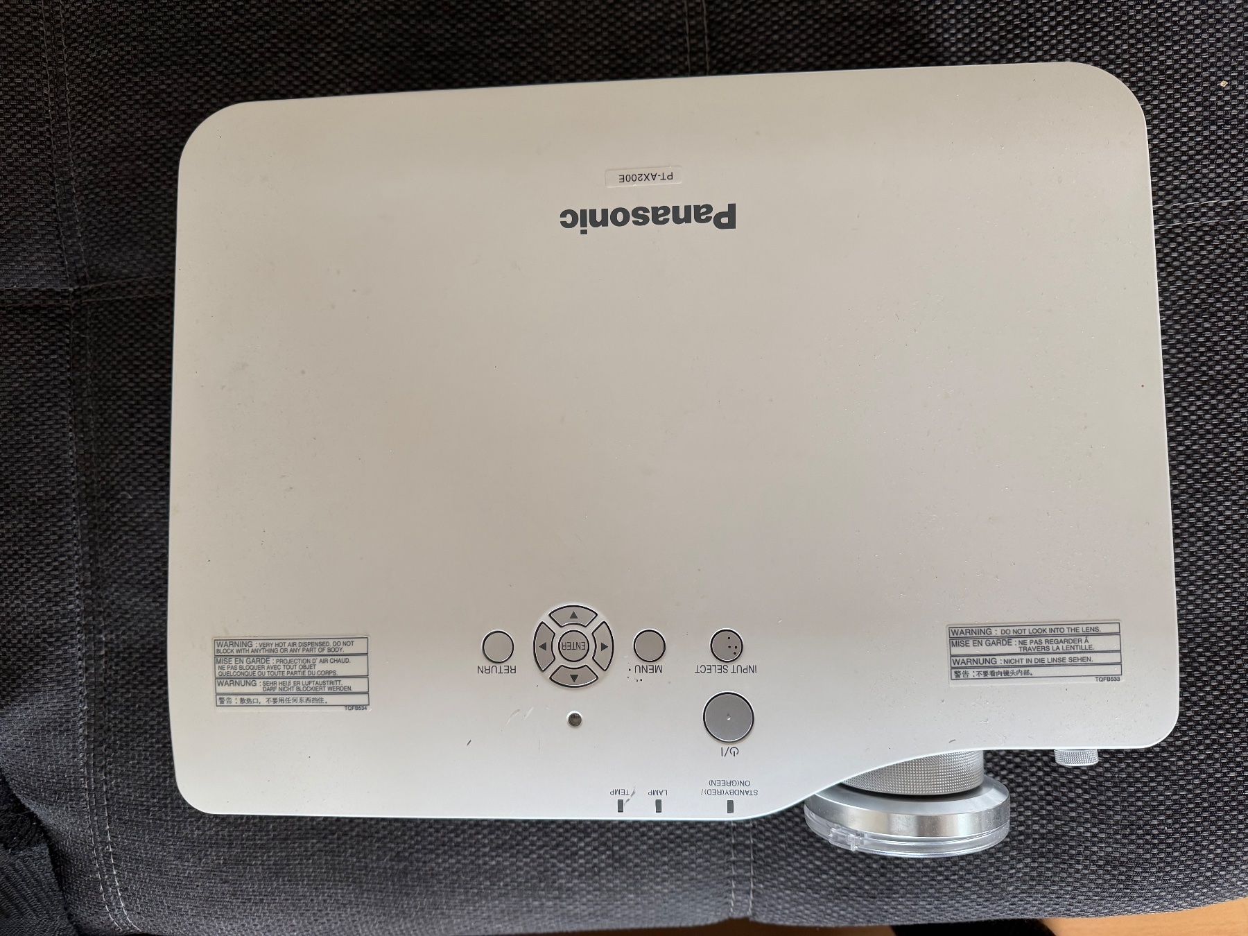 Panasonic Videoprojektoren: Panasonic Beamer PT-AX200E weiss gebraucht – Gebraucht aus Bülach von feuerwehrsanitaeter01 2